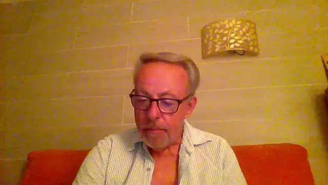 Snapshot of tuggy59 chatting on June 2026 03:52:02 AM tuggy59 online show from June 2026 03:52:02 AM