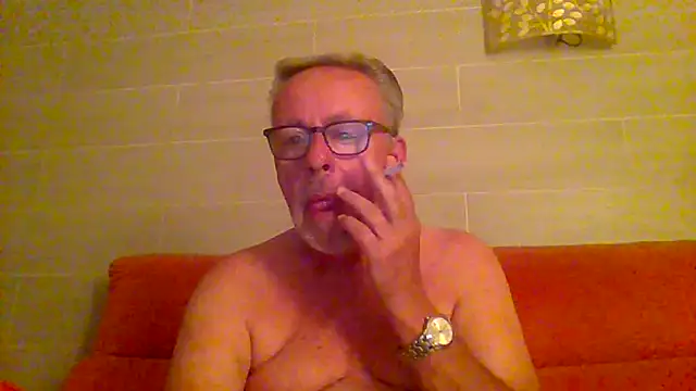 Snapshot of tuggy59 chatting on June 2026 04:06:01 AM tuggy59 online show from June 2026 04:06:01 AM
