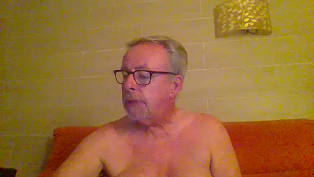 Snapshot of tuggy59 chatting on June 2026 03:36:01 AM tuggy59 online show from June 2026 03:36:01 AM