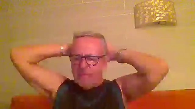 Snapshot of tuggy59 chatting on June 2026 03:57:02 AM tuggy59 online show from June 2026 03:57:02 AM