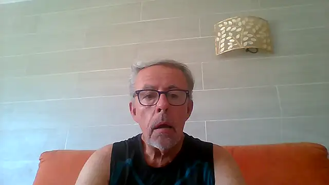 Snapshot of tuggy59 chatting on June 2026 10:15:01 AM tuggy59 online show from June 2026 10:15:01 AM