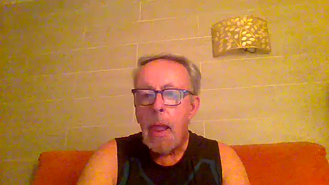 Snapshot of tuggy59 chatting on June 2026 03:18:02 AM tuggy59 online show from June 2026 03:18:02 AM
