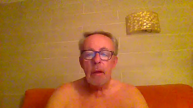 Snapshot of tuggy59 chatting on July 2026 03:19:01 AM tuggy59 online show from July 2026 03:19:01 AM