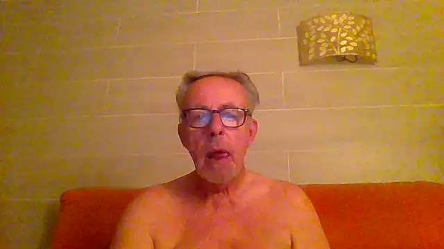 Snapshot of tuggy59 chatting on July 2026 04:17:02 AM tuggy59 online show from July 2026 04:17:02 AM