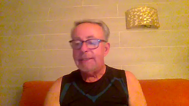 Snapshot of tuggy59 chatting on July 2026 05:02:02 AM tuggy59 online show from July 2026 05:02:02 AM