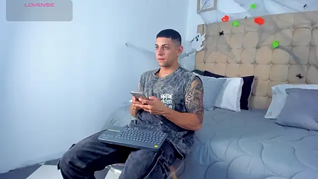 Alex cute77 online show from November 2025 11:20:01 AM