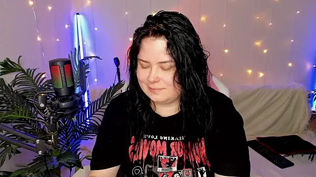 Snapshot of Akemi_BBW chatting on December 2024 07:21:02 PM Akemi BBW online show from December 2024 07:21:02 PM