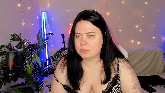 Snapshot of Akemi_BBW chatting on December 2024 08:12:01 AM Akemi BBW online show from December 2024 08:12:01 AM