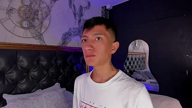 DereckCooperr online show from March 2026 08:32:01 PM