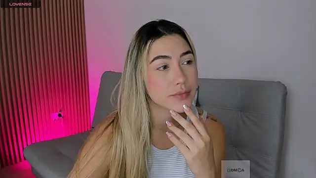 Snapshot of susan__hills chatting on February 2025 03:16:01 PM susan hills online show from February 2025 03:16:01 PM