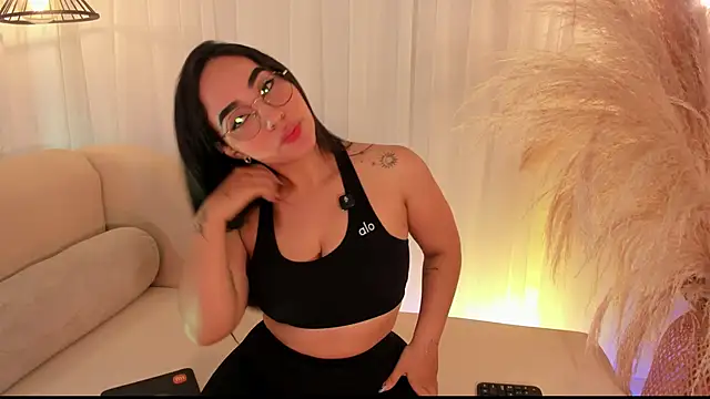 Snapshot of anniesweet02 chatting on October 2025 10:53:02 PM anniesweet02 online show from October 2025 10:53:02 PM