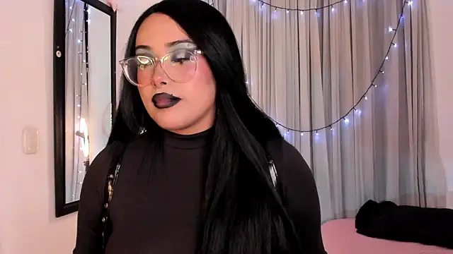 Snapshot of willow_poisson chatting on June 2026 06:01:02 PM willow poisson online show from June 2026 06:01:02 PM
