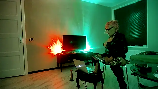 CharlotteVixxens online show from January 2025 04:41:01 PM