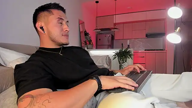 Chriskyle  online show from March 2025 04:03:02 AM