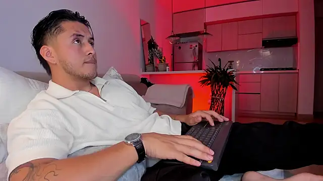 Chriskyle  online show from November 2025 12:02:01 AM