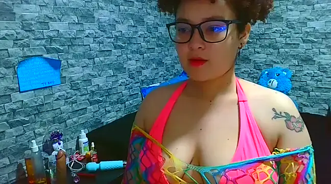 vanellope12 online show from December 2024 07:28:02 PM