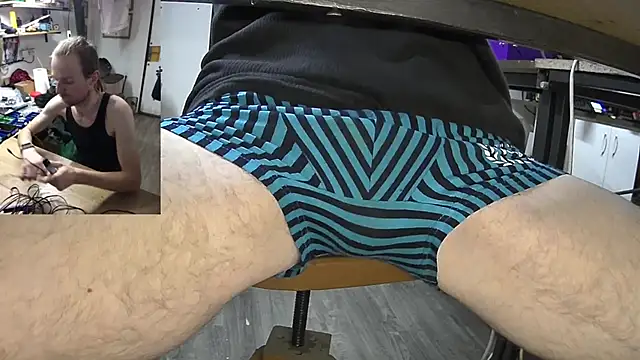 Snapshot of Happy_Michal chatting on December 2024 02:57:02 PM Happy Michal online show from December 2024 02:57:02 PM