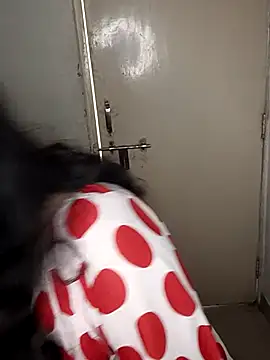 Snapshot of Love-priya chatting on February 2025 07:45:01 AM Love-priya online show from February 2025 07:45:01 AM