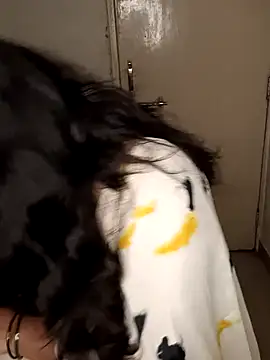 Snapshot of Love-priya chatting on February 2025 05:36:01 PM Love-priya online show from February 2025 05:36:01 PM