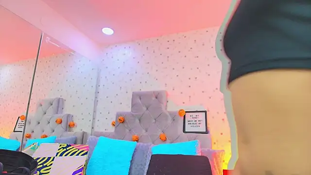 JulietaReyess online show from October 2025 11:54:02 AM