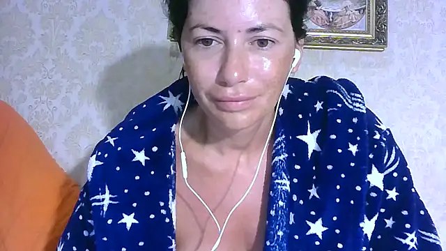 Snapshot of StunnigArt chatting on July 2026 01:03:01 AM StunnigArt online show from July 2026 01:03:01 AM