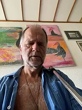 Snapshot of artXhibitor chatting on May 2026 07:05:02 AM artXhibitor online show from May 2026 07:05:02 AM