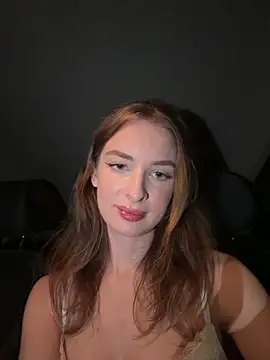 Snapshot of EvieEvans chatting on December 2025 04:56:01 PM EvieEvans online show from December 2025 04:56:01 PM