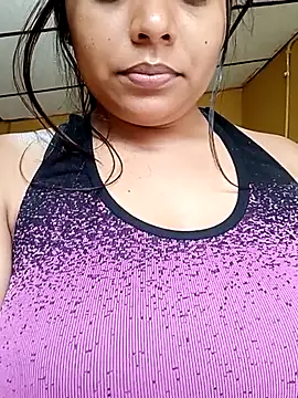 stefanie010 online show from May 2026 03:17:01 PM