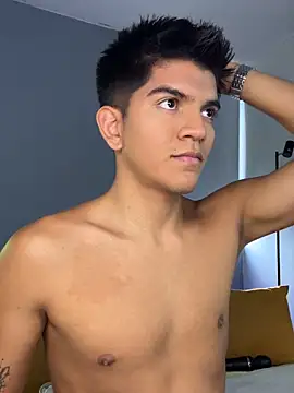 santiago 01 online show from February 2026 10:15:02 PM