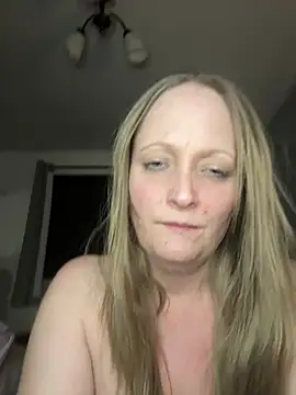 HoneyBluex online show from February 2025 09:18:01 PM