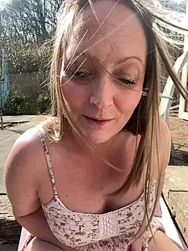 HoneyBluex online show from March 2026 12:34:01 PM