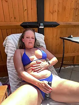 Snapshot of HoneyBluex chatting on July 2026 11:05:02 AM HoneyBluex online show from July 2026 11:05:02 AM
