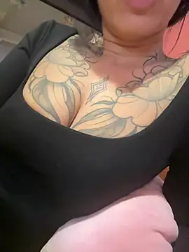 Snapshot of Nadiasexy chatting on February 2026 06:28:02 PM Nadiasexy online show from February 2026 06:28:02 PM