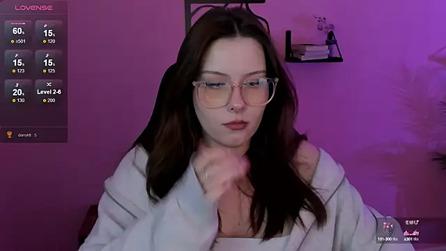 Snapshot of CoralineKeyns chatting on February 2025 08:53:02 AM CoralineKeyns online show from February 2025 08:53:02 AM