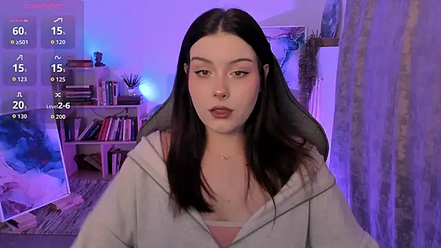Snapshot of CoralineKeyns chatting on October 2025 05:18:01 AM CoralineKeyns online show from October 2025 05:18:01 AM