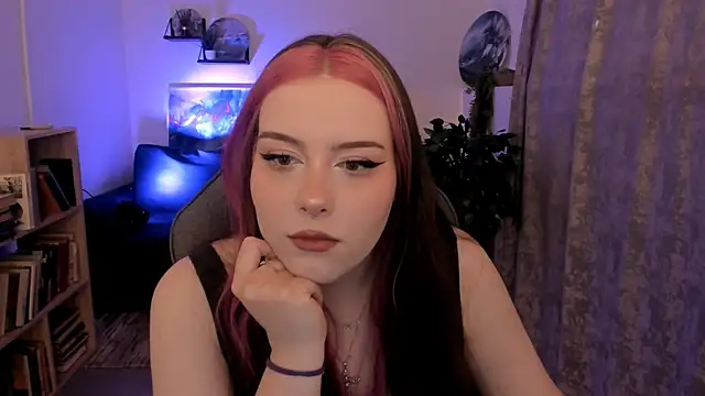 Snapshot of CoralineKeyns chatting on July 2026 05:34:01 AM CoralineKeyns online show from July 2026 05:34:01 AM