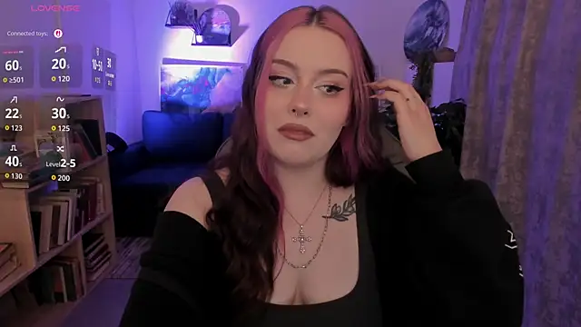 Snapshot of CoralineKeyns chatting on July 2026 05:28:01 AM CoralineKeyns online show from July 2026 05:28:01 AM