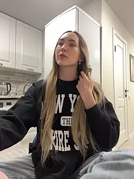 Snapshot of Lunalikaiya chatting on February 2026 05:46:02 PM Lunalikaiya online show from February 2026 05:46:02 PM