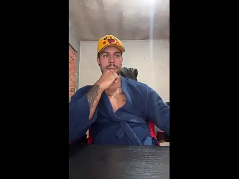 Snapshot of izaque_monteiro_ chatting on May 2026 09:05:02 PM izaque monteiro online show from May 2026 09:05:02 PM