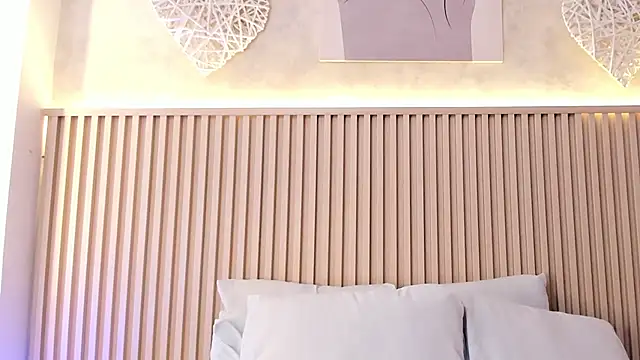 daiana curly online show from March 2026 08:23:01 PM