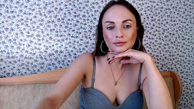 Snapshot of Tinadream20 chatting on June 2026 07:46:01 AM Tinadream20 online show from June 2026 07:46:01 AM