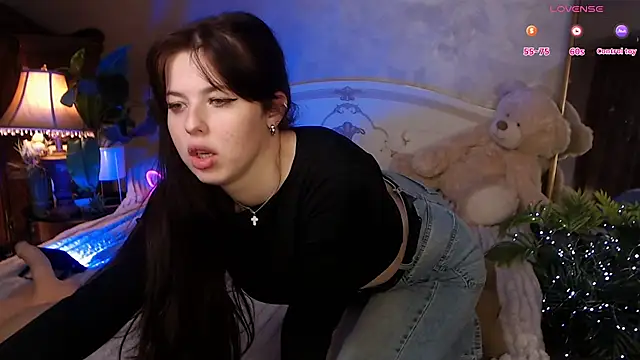 Snapshot of JulieHeets chatting on January 2025 10:37:01 AM JulieHeets online show from January 2025 10:37:01 AM