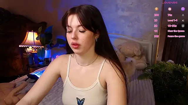 Snapshot of JulieHeets chatting on January 2025 07:34:02 AM JulieHeets online show from January 2025 07:34:02 AM