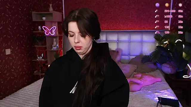 Snapshot of JulieHeets chatting on January 2025 09:46:01 AM JulieHeets online show from January 2025 09:46:01 AM