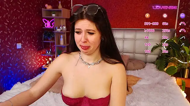 Snapshot of JulieHeets chatting on February 2025 11:28:01 AM JulieHeets online show from February 2025 11:28:01 AM