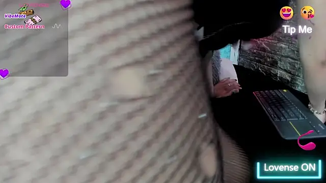 Cloee66 online show from November 2025 05:45:01 PM