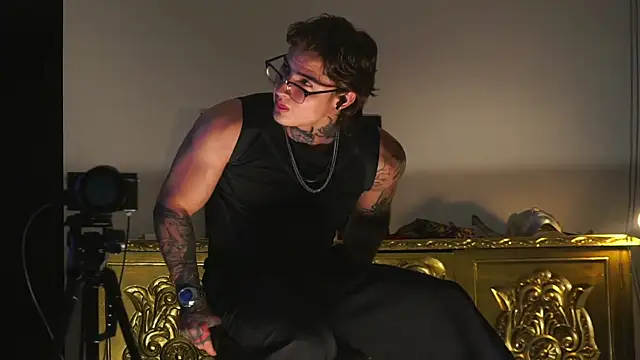 dantecoppolaa  online show from September 2025 11:52:01 PM