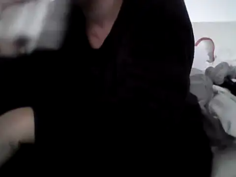 Snapshot of DragoneSFR chatting on February 2025 08:46:01 AM DragoneSFR online show from February 2025 08:46:01 AM