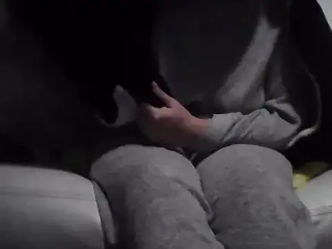 Snapshot of DragoneSFR chatting on February 2025 06:34:02 PM DragoneSFR online show from February 2025 06:34:02 PM