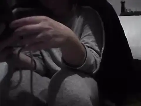 Snapshot of DragoneSFR chatting on February 2025 07:27:02 PM DragoneSFR online show from February 2025 07:27:02 PM